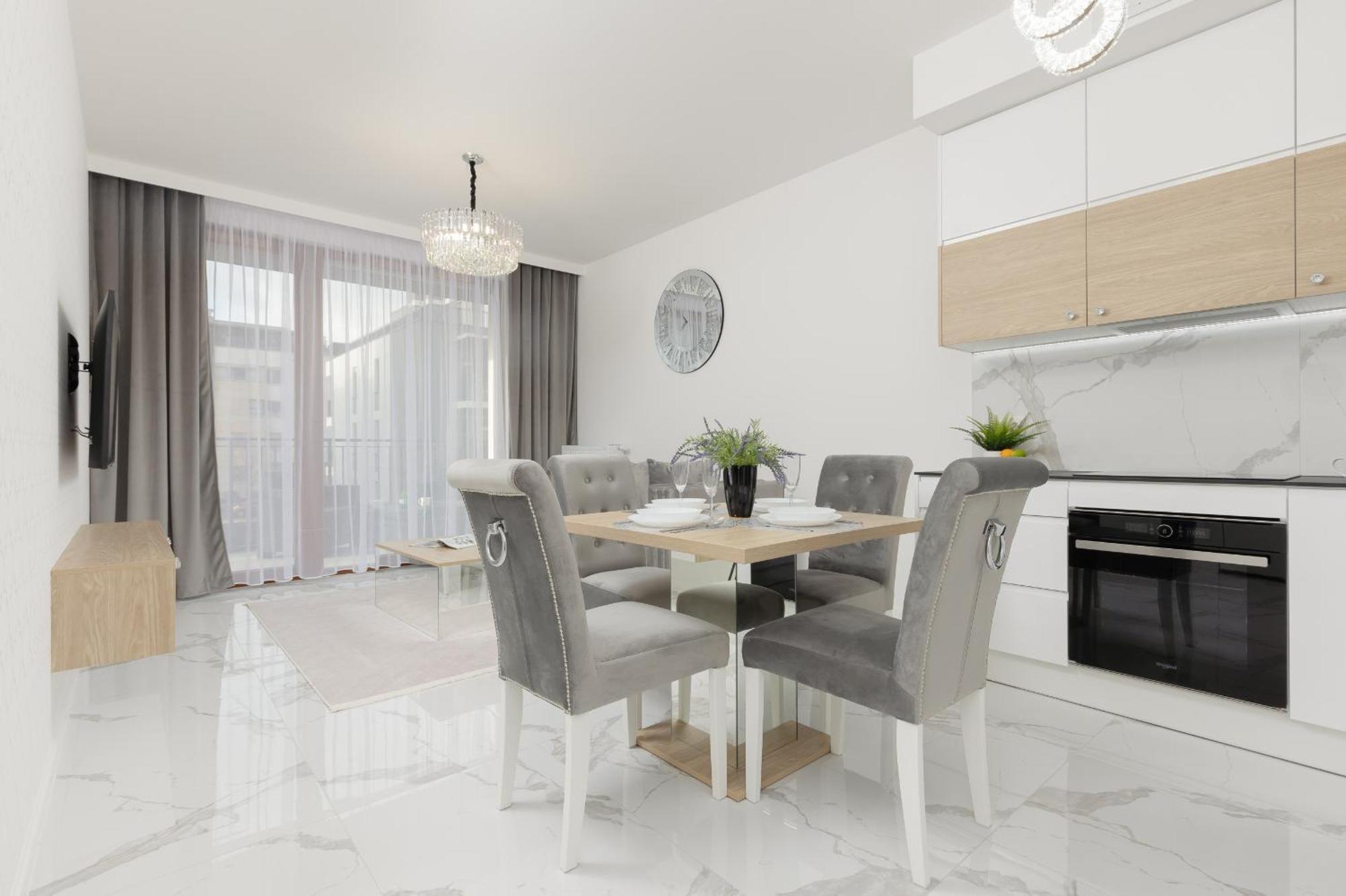 Wilanow Holzera Elegant With Sauna, Gym & Parking By Renters Appartement